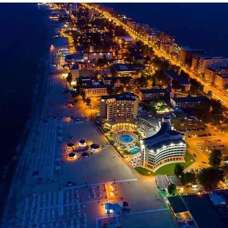 Lake Apartments Solid Мамая Экстерьер фото