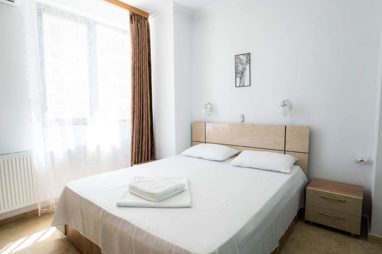 Lake Apartments Solid Мамая Экстерьер фото