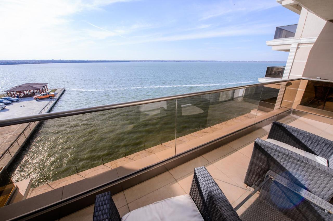 Lake Apartments Solid Мамая Экстерьер фото