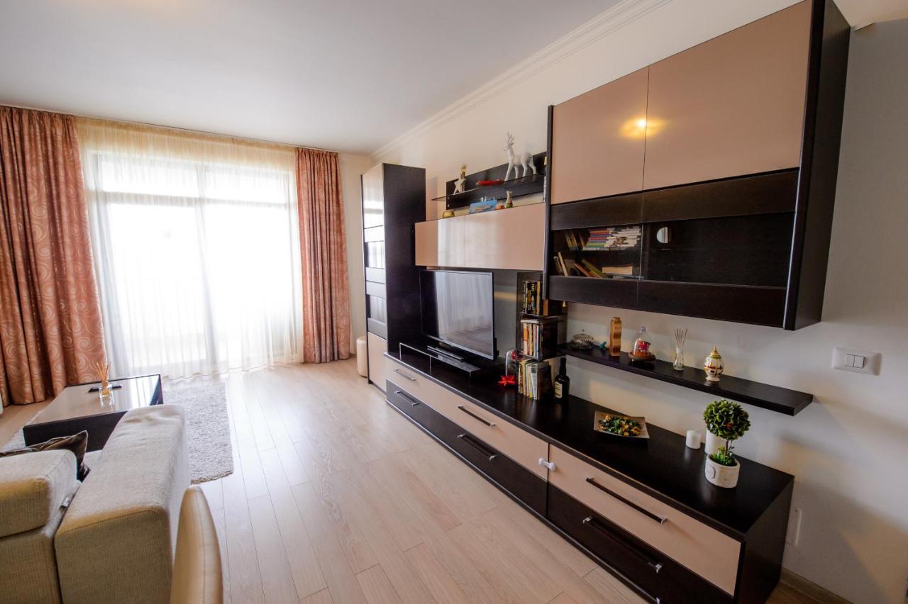Lake Apartments Solid Мамая Экстерьер фото