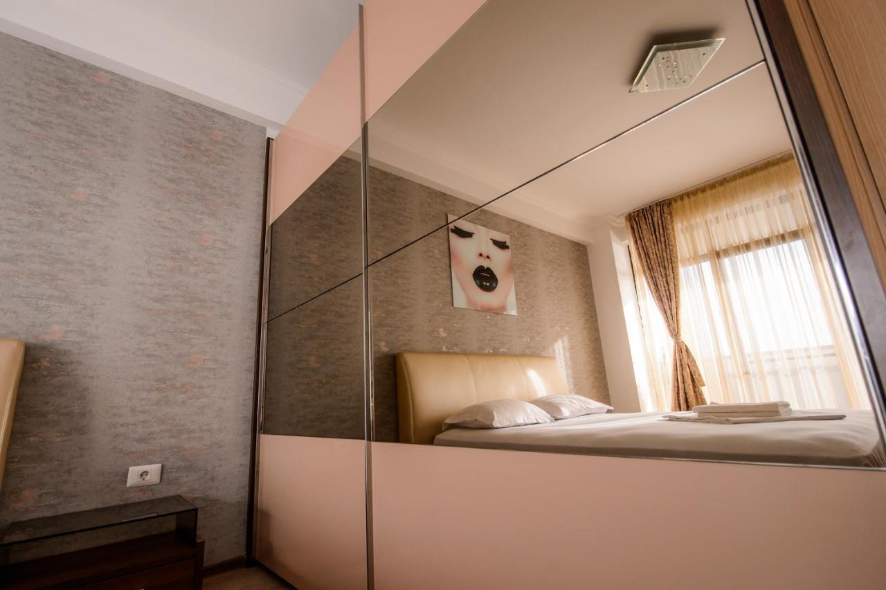 Lake Apartments Solid Мамая Экстерьер фото