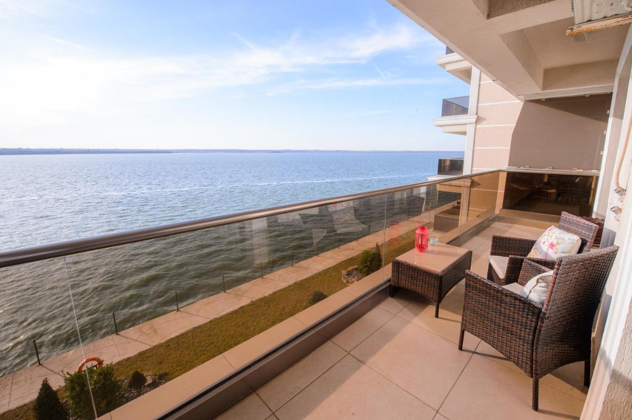 Lake Apartments Solid Мамая Экстерьер фото